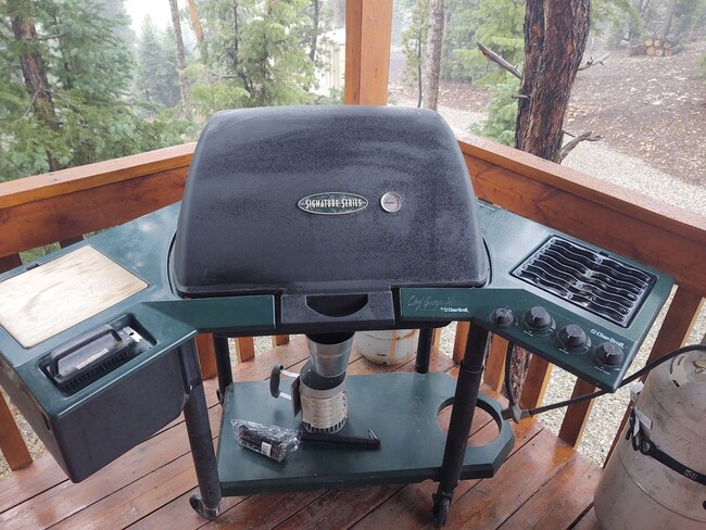 Building Photo - Antler Ridge Cabin