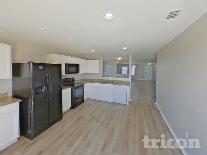 Building Photo - 50 Larkspur Dr