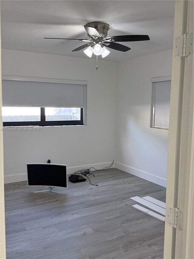 Building Photo - 1601 NE 158th St