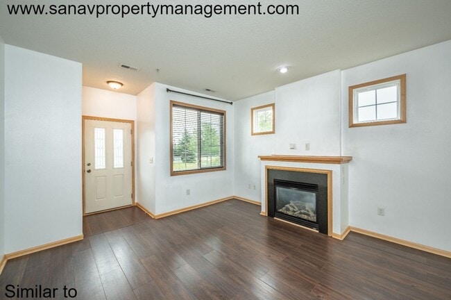 Building Photo - "Charming Family Haven: 2-Bed, 1.5-Bath Home with Versatile Loft in Prime Location"