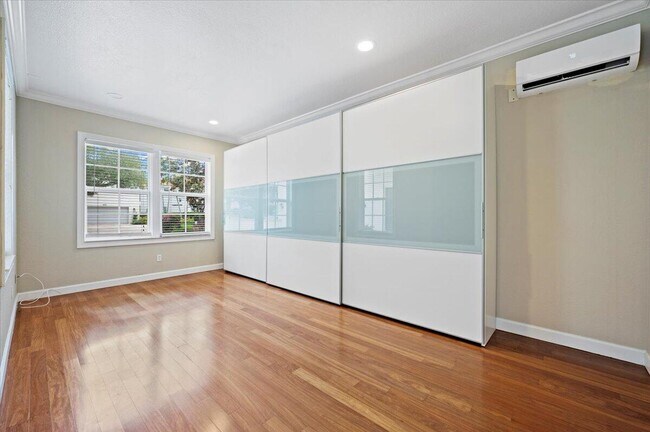 Building Photo - 1428 Barlow Ct