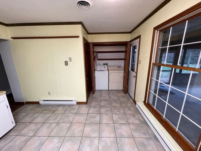 Building Photo - 735 E King St