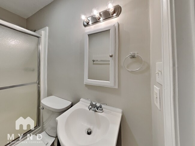 Building Photo - 121 Nicklaus Dr