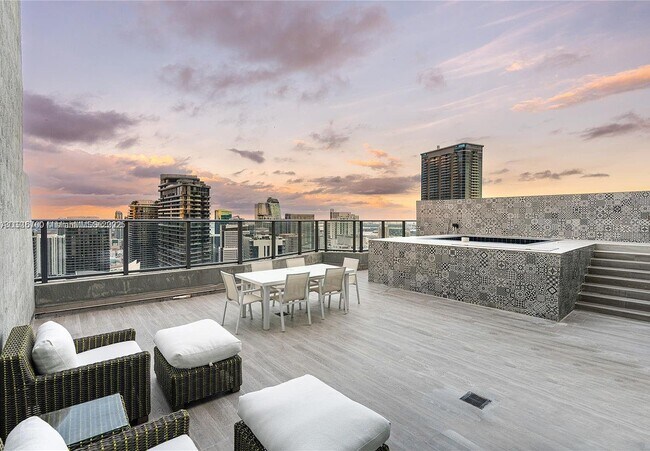 Building Photo - 1300 S Miami Ave