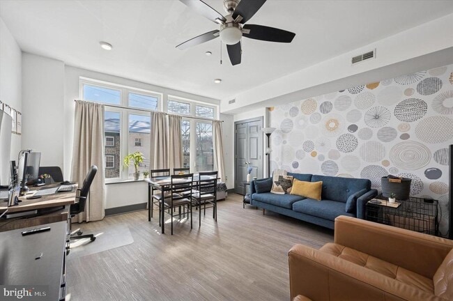 Building Photo - 124 Levering St