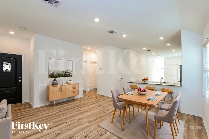 Building Photo - 18435 Summit Ranch Dr
