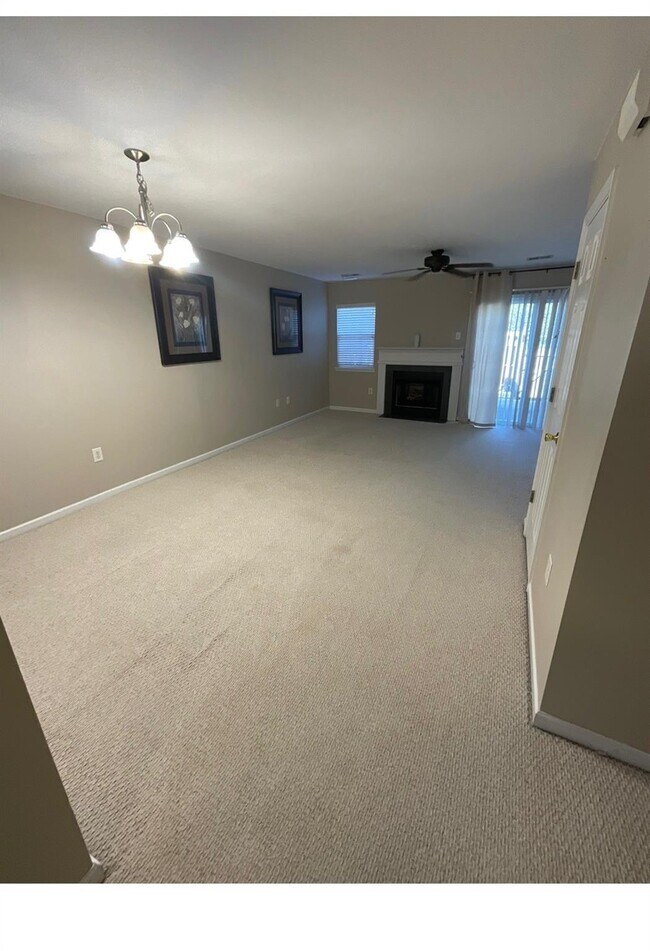 Building Photo - 12320 Bluestem Ln