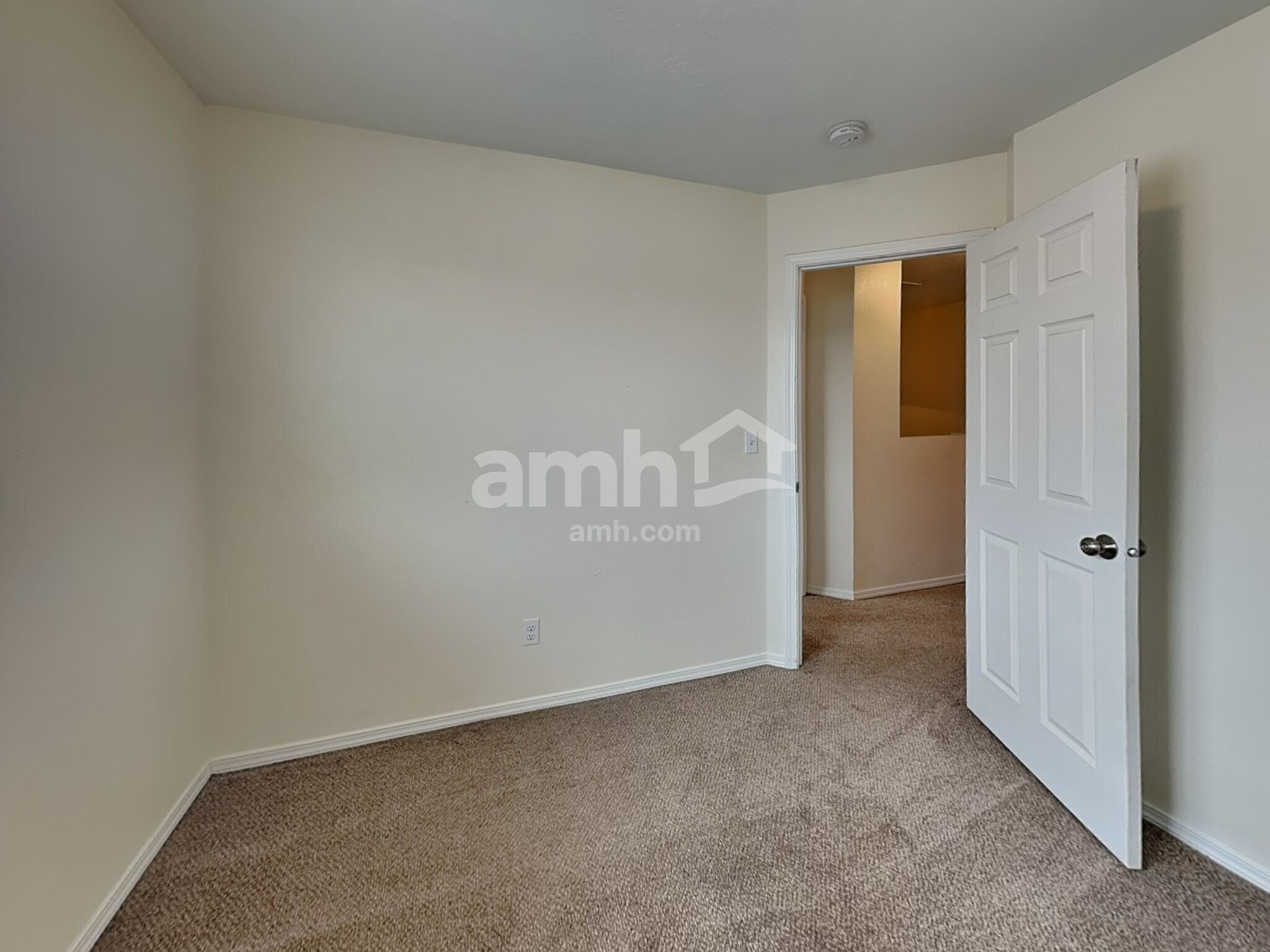 Building Photo - 10062 W Rustica St