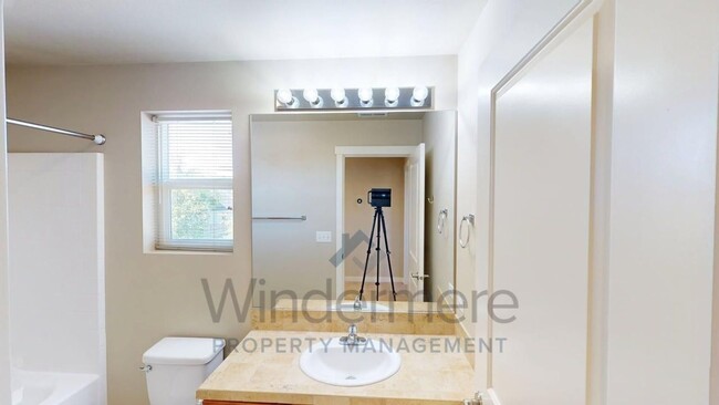 Building Photo - prov2322