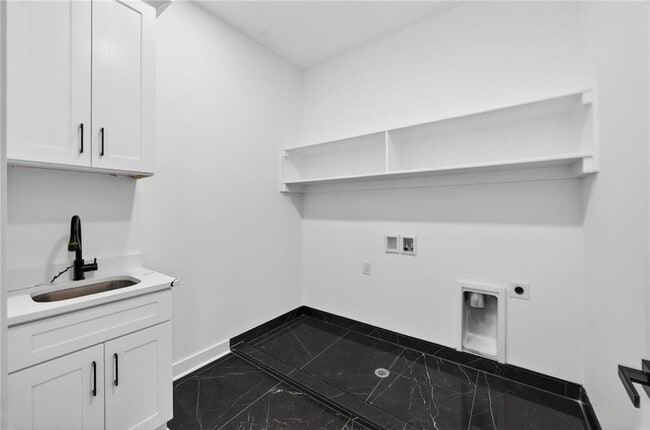 Building Photo - 405 Thunder Rd