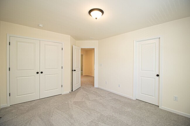 Building Photo - Great Wesley Chapel Location!