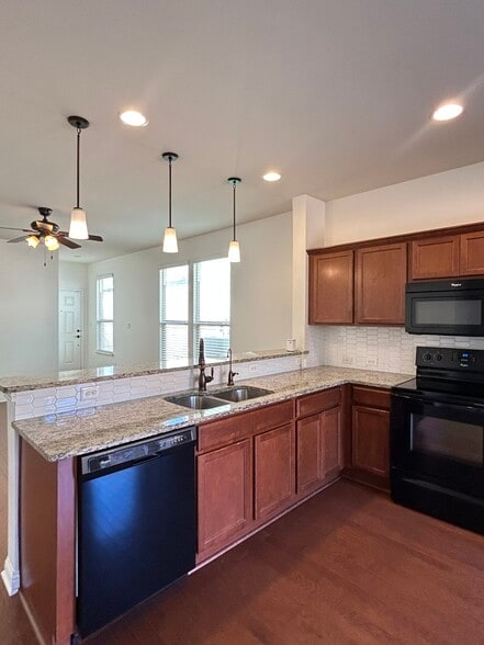 Building Photo - 10109 Aly May Dr