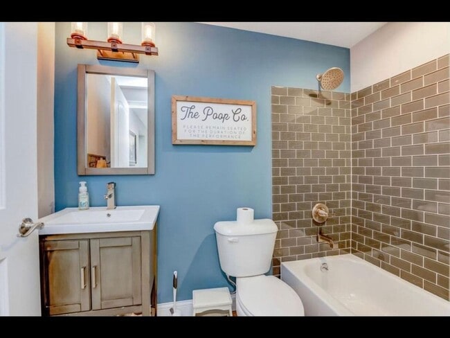 Building Photo - 3 Bedroom Single Family Home in Cincinnati