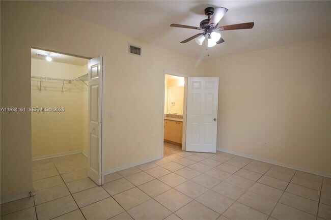 Building Photo - 2469 Centergate Dr