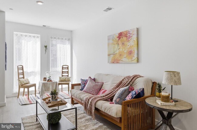 Building Photo - 915 N Broad St