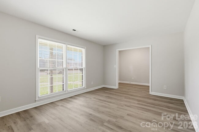Building Photo - 4609 Randolph Rd
