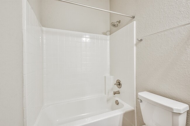 Building Photo - 9800 Grosbeak Ln