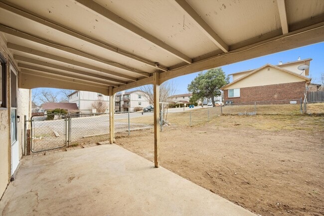 Building Photo - 7700 W Kentucky Ave