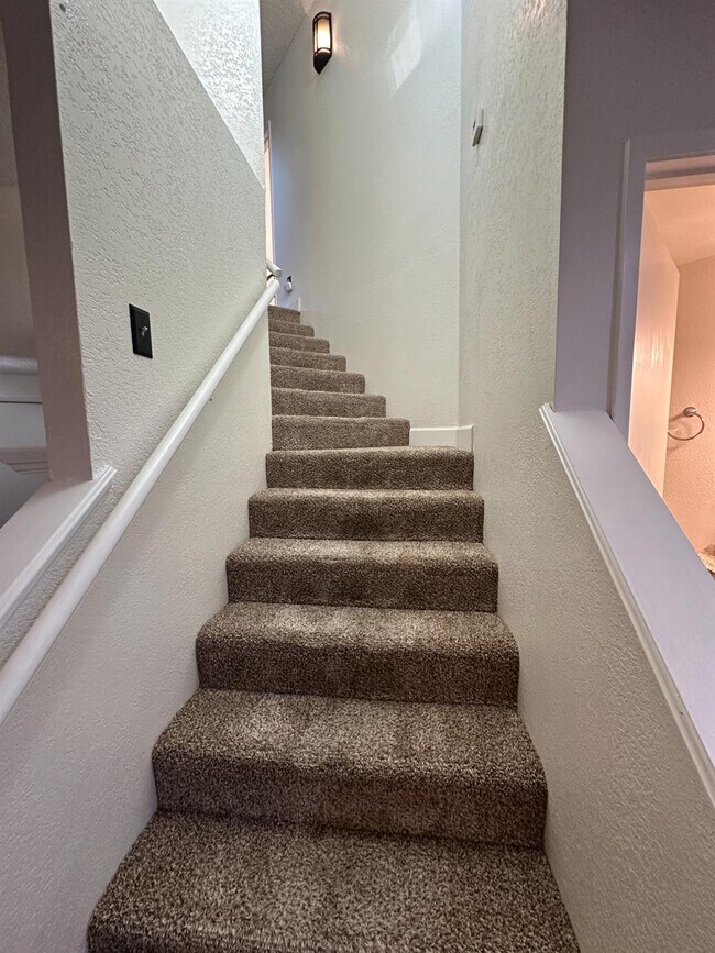 Building Photo - 10042 N Grouse Run