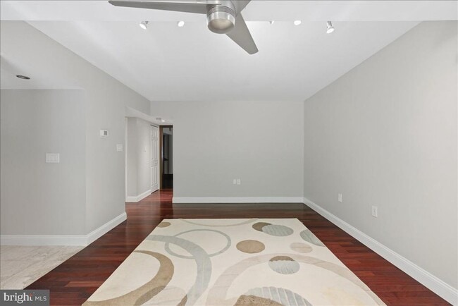 Building Photo - 1425 Northgate Square