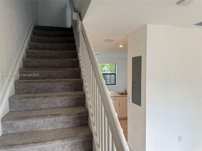 Building Photo - 607 NE 208th Terrace