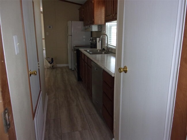 Building Photo - 10030 Cedar Landing Dr