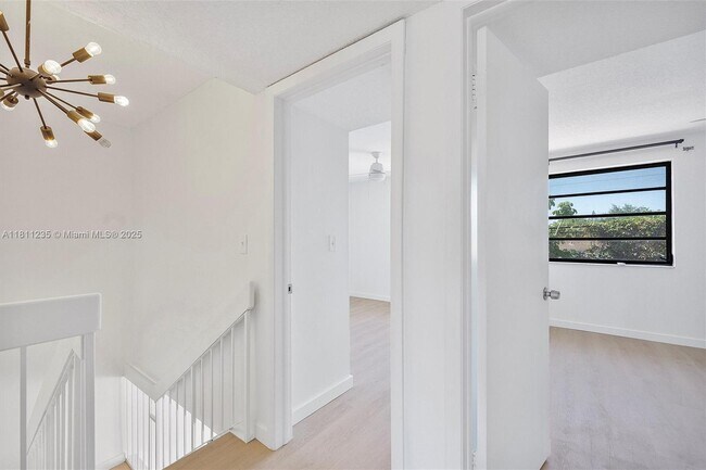Building Photo - 3809 SW 82nd Ave
