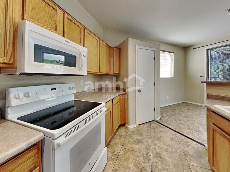 Building Photo - 16237 W Marconi Ave