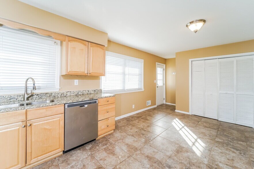 Building Photo - 6506 Missionary Ridge Dr