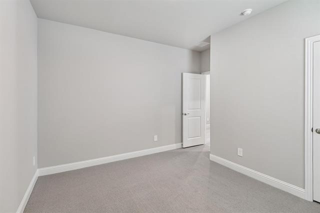 Building Photo - 2100 Gustavus Dr