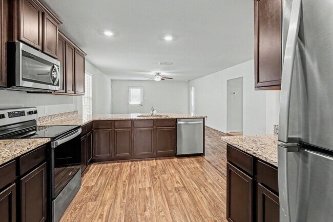 Building Photo - 2 Week Free Move-In Special! 3 Bed / 2 Bath in Luckey Ranch – Hardwood Floors + Fridge, W/D Included