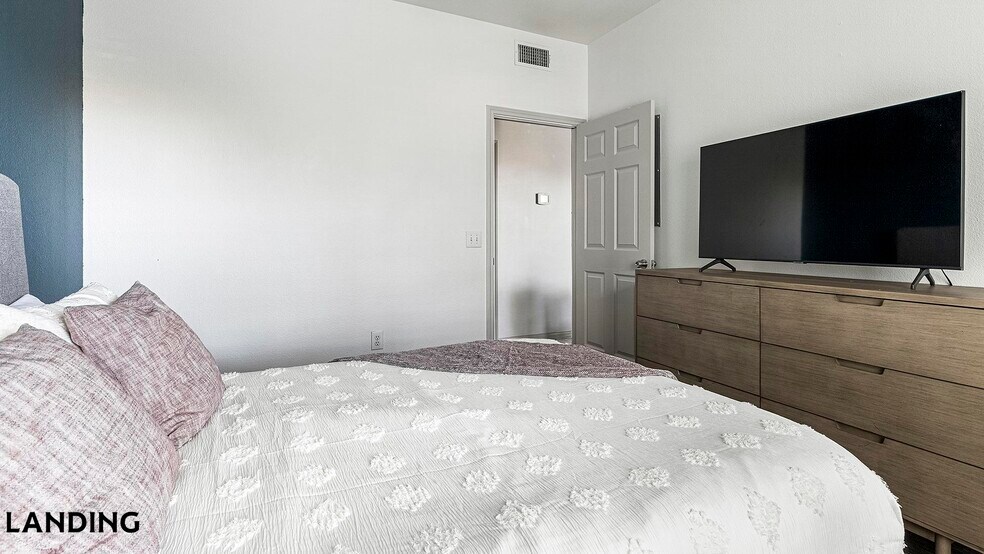 Building Photo - 19275 Stone Oak Pkwy