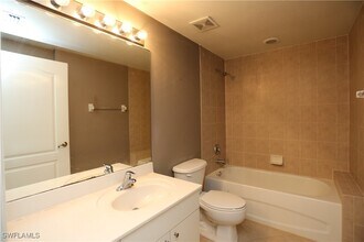 Building Photo - 7811 Regal Heron Cir