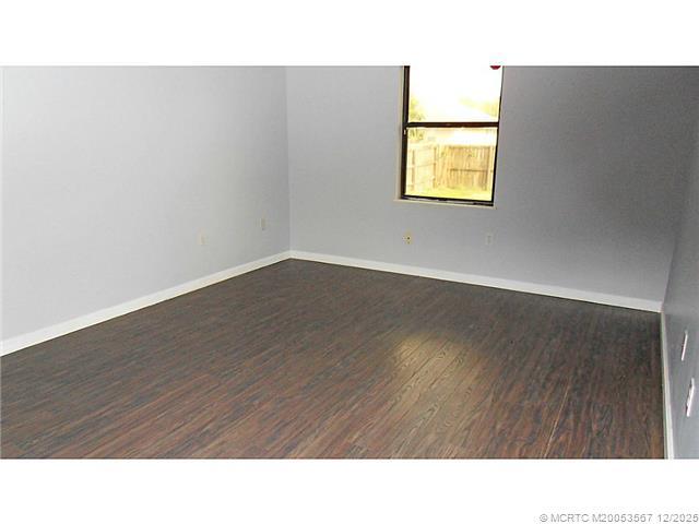 Building Photo - 699 SW Hoffenberg Ave