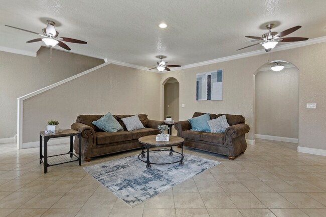 Primary Photo - 7603 Glen Vista Dr