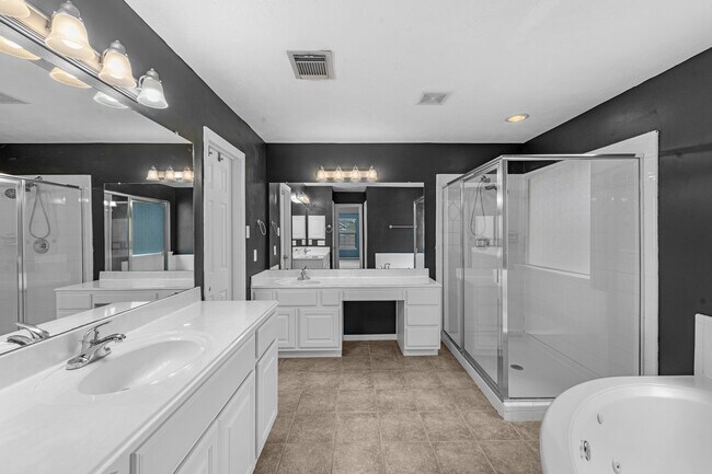 Building Photo - 5228 Larkin St