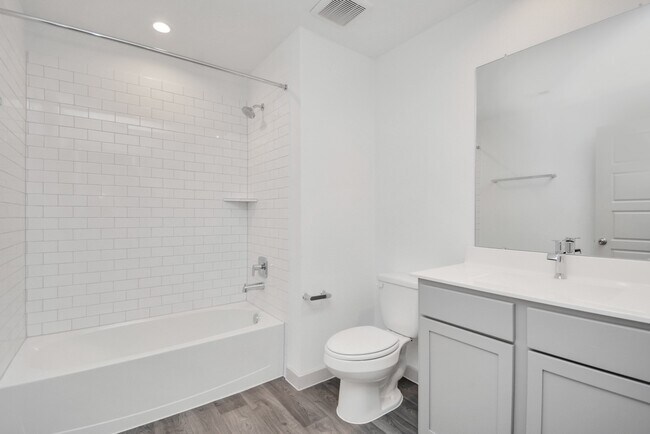 Building Photo - 12814 Heddington Grv Ln