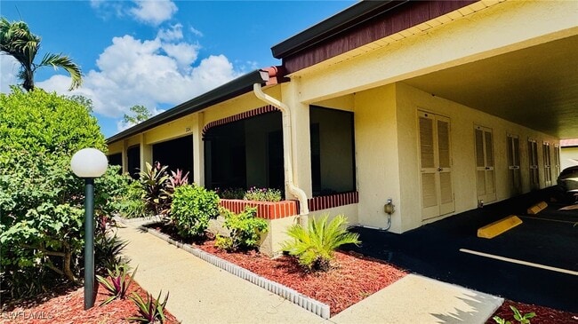 Building Photo - 2024 Pine Isle Ln