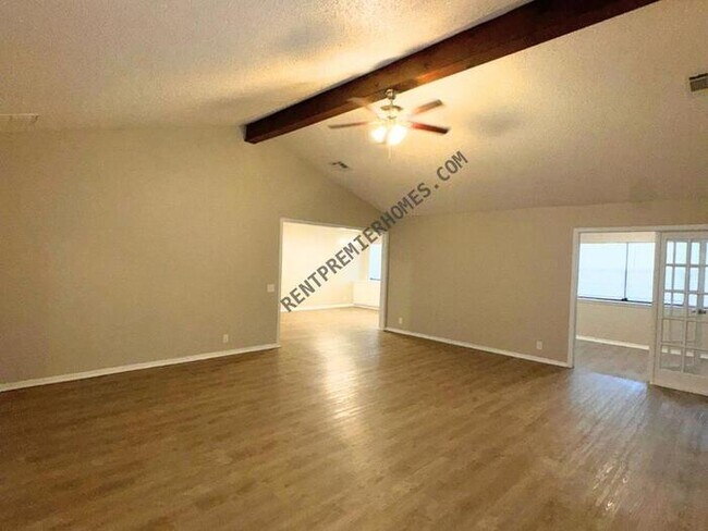 Building Photo - 200 Lochwood Cir