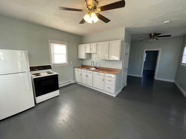 Building Photo - 14 Hartford Ave E