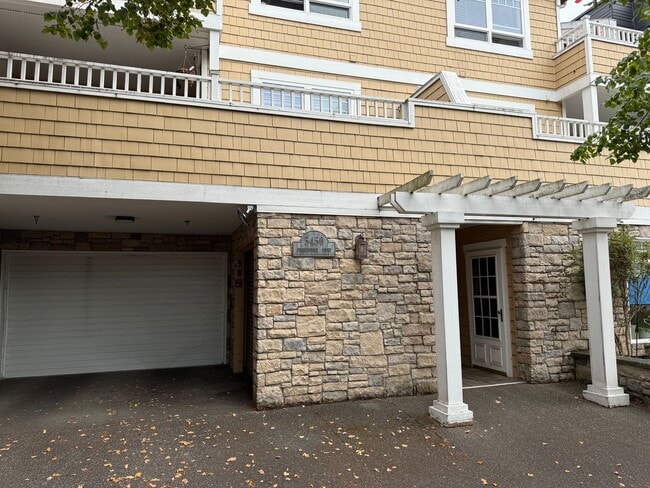 Primary Photo - 2BR Top Floor Condo w/ Dedicated Parking &...