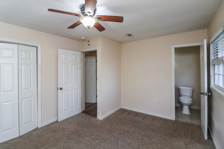 Building Photo - 439 Kristie Cir
