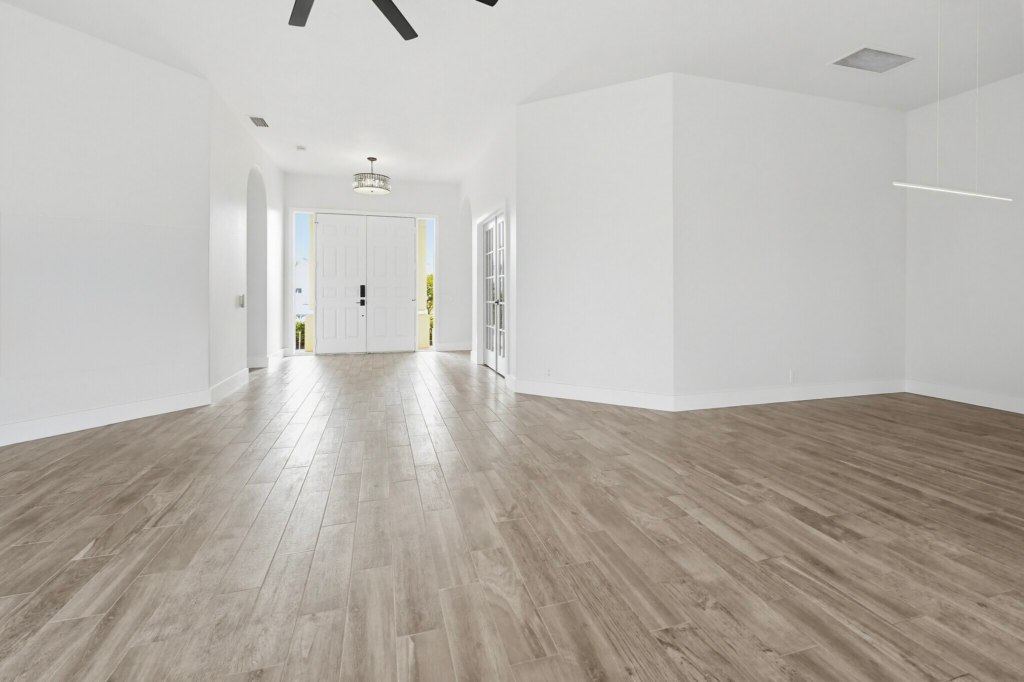 Building Photo - 4423 Shark Dr