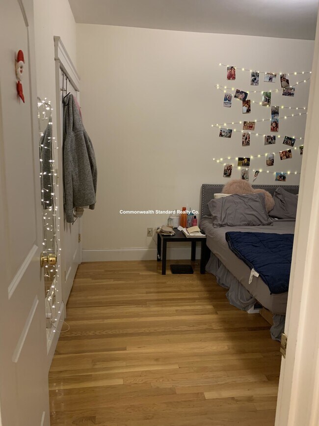 Building Photo - 76 Quint Ave