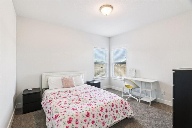 Building Photo - 4608 Pleasant Pl