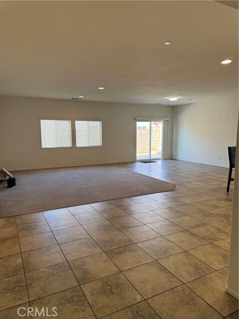 Building Photo - 6840 Sunsight Wy