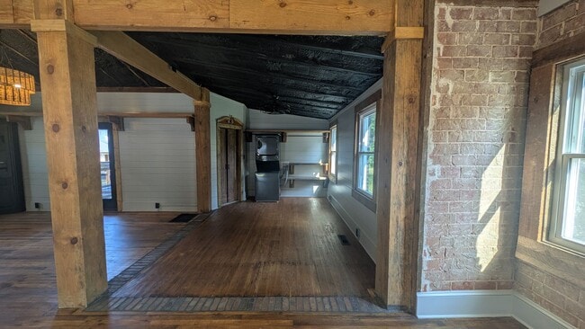 Building Photo - Completely remodeled Studio Home