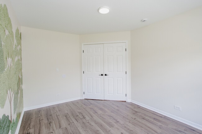 Building Photo - 313 Sheffield Dr