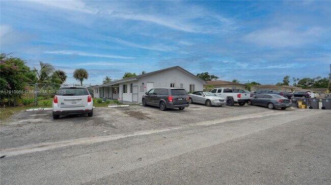 Building Photo - 4658 Myla Ln