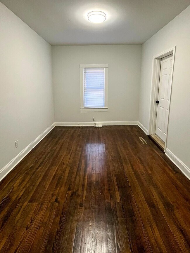 Building Photo - Beautifully Updated 3 Bed 2 Bath Haymount Home